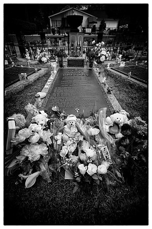 Elvis' grave, Graceland, Memphis