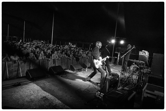 Los Straitjackets