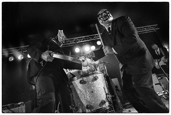 Los Straitjackets