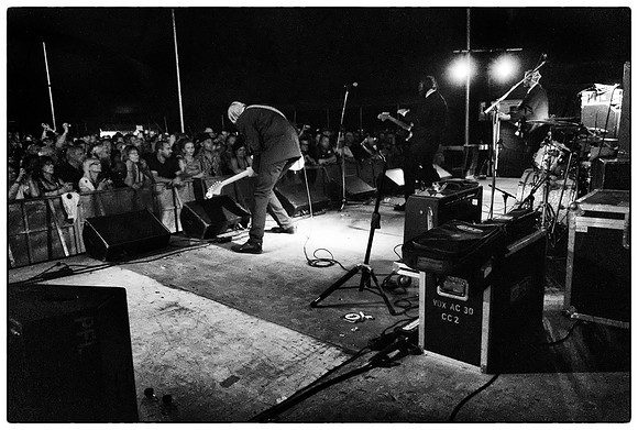 Los Straitjackets