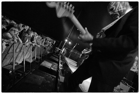 Los Straitjackets