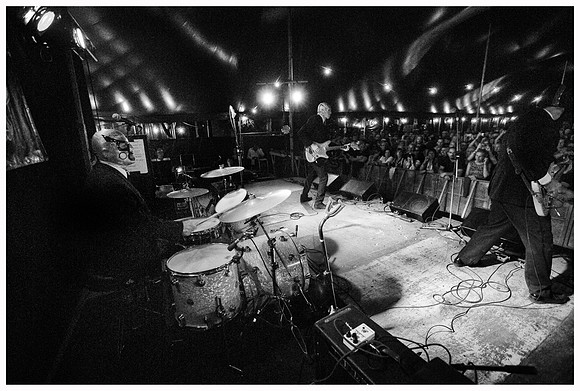 Los Straitjackets