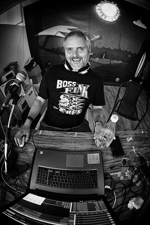 Niels Janssen - North Sea Surf Radio