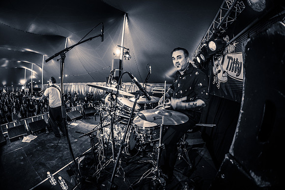 Roy Dee & The Spitfires
