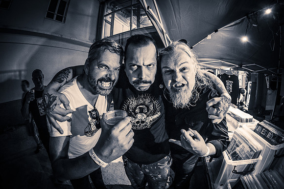 3 bassplayers from 3 continents